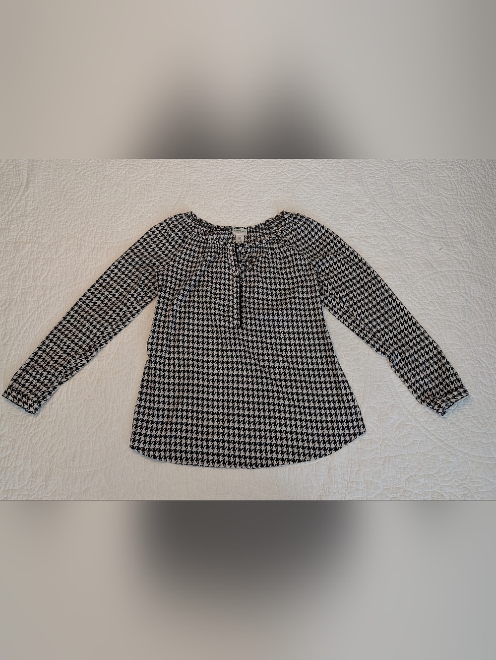 Motherhood Maternity Black & White Houndstooth Peasant Blouse